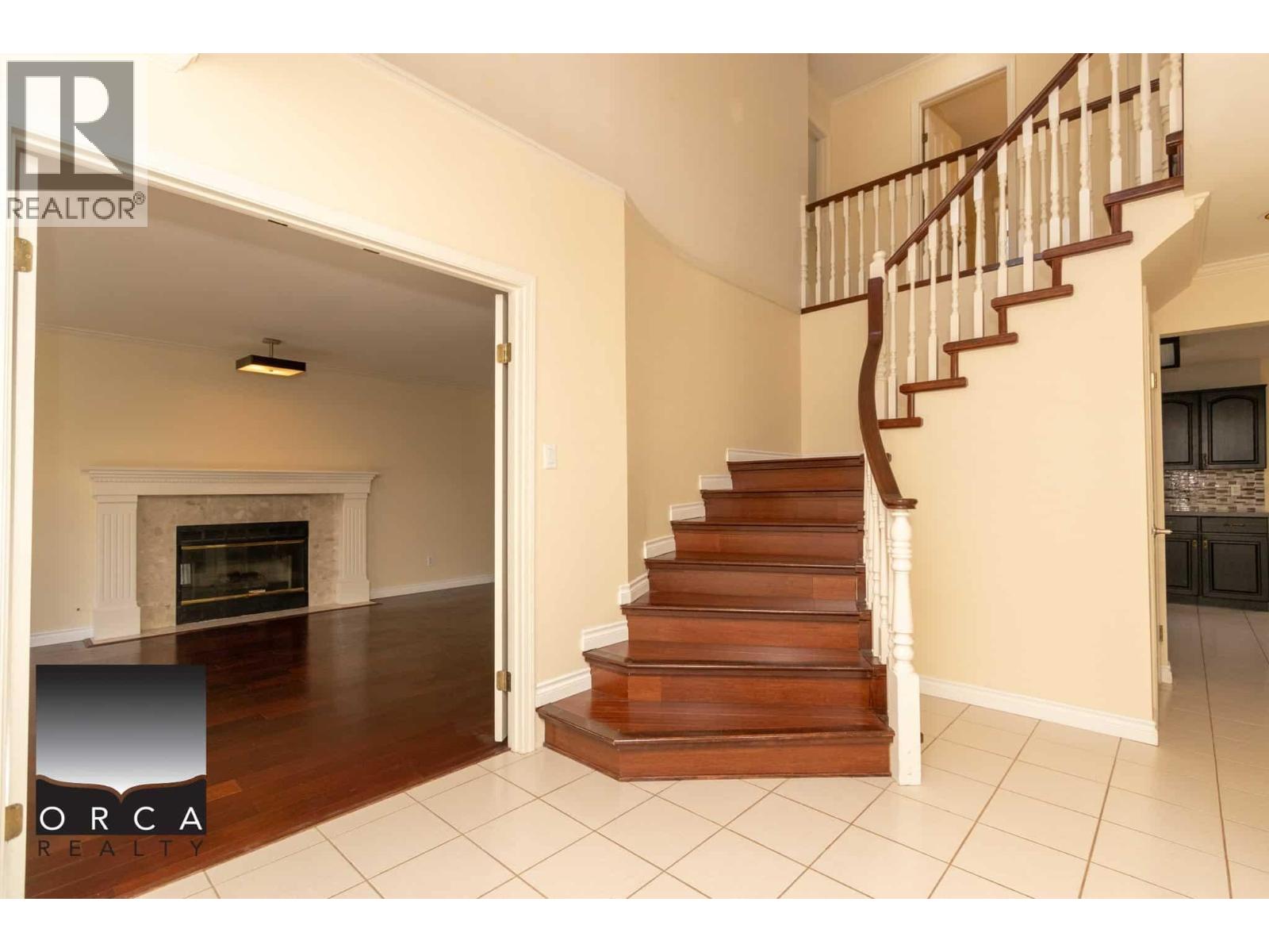 3015 GRIFFIN PLACE, North Vancouver — photo 2