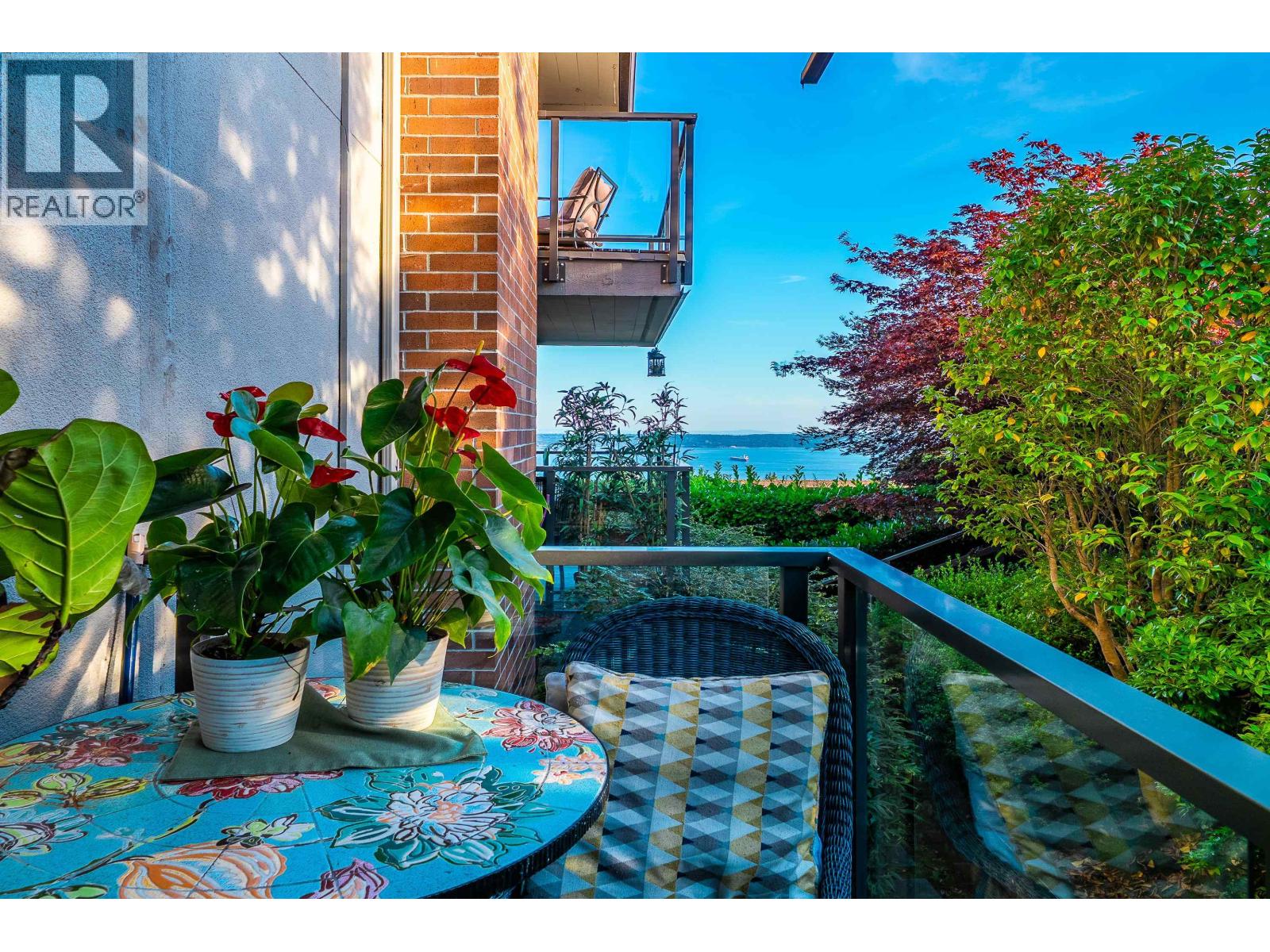 18 2214 FOLKSTONE WAY, West Vancouver