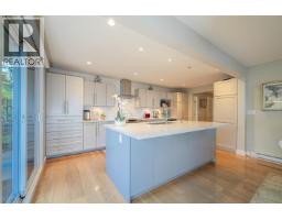 18 2214 Folkstone Way, West Vancouver, BC V7S2X7 Photo 15