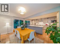 18 2214 Folkstone Way, West Vancouver, BC V7S2X7 Photo 17