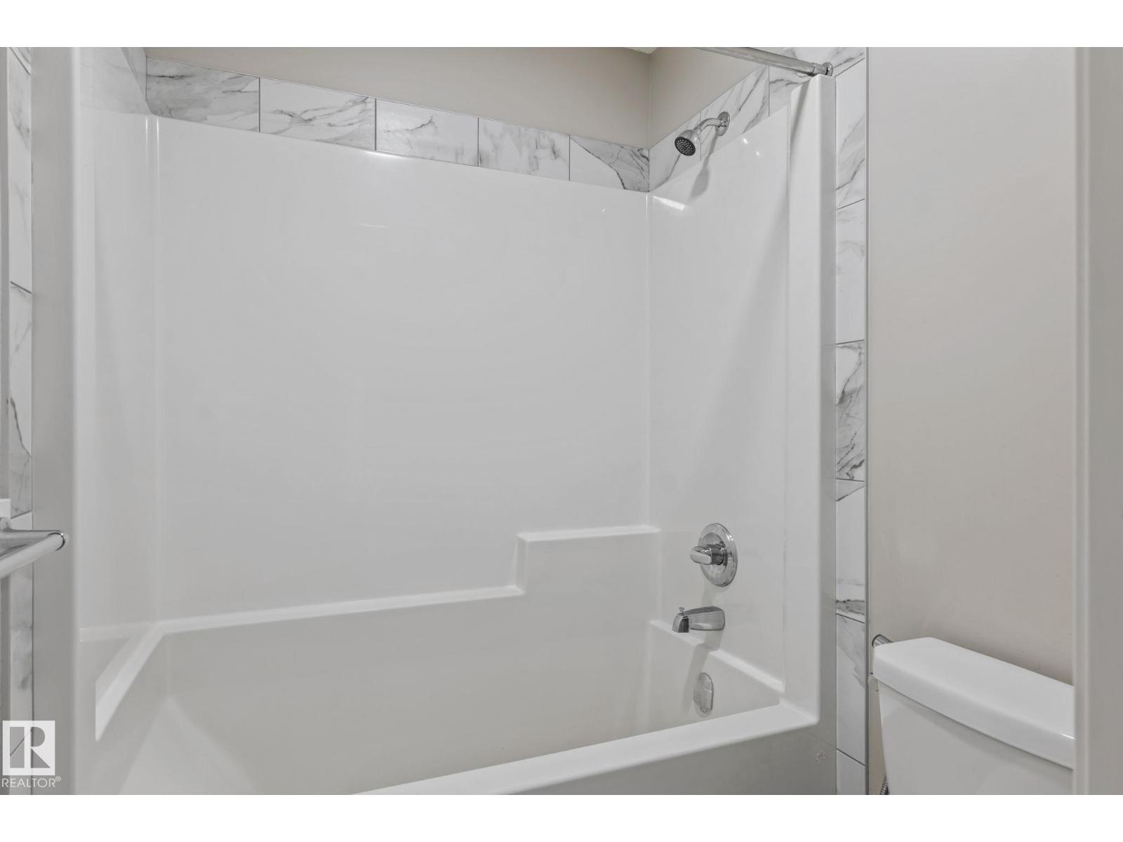 5210 23 ave SW - Image 14