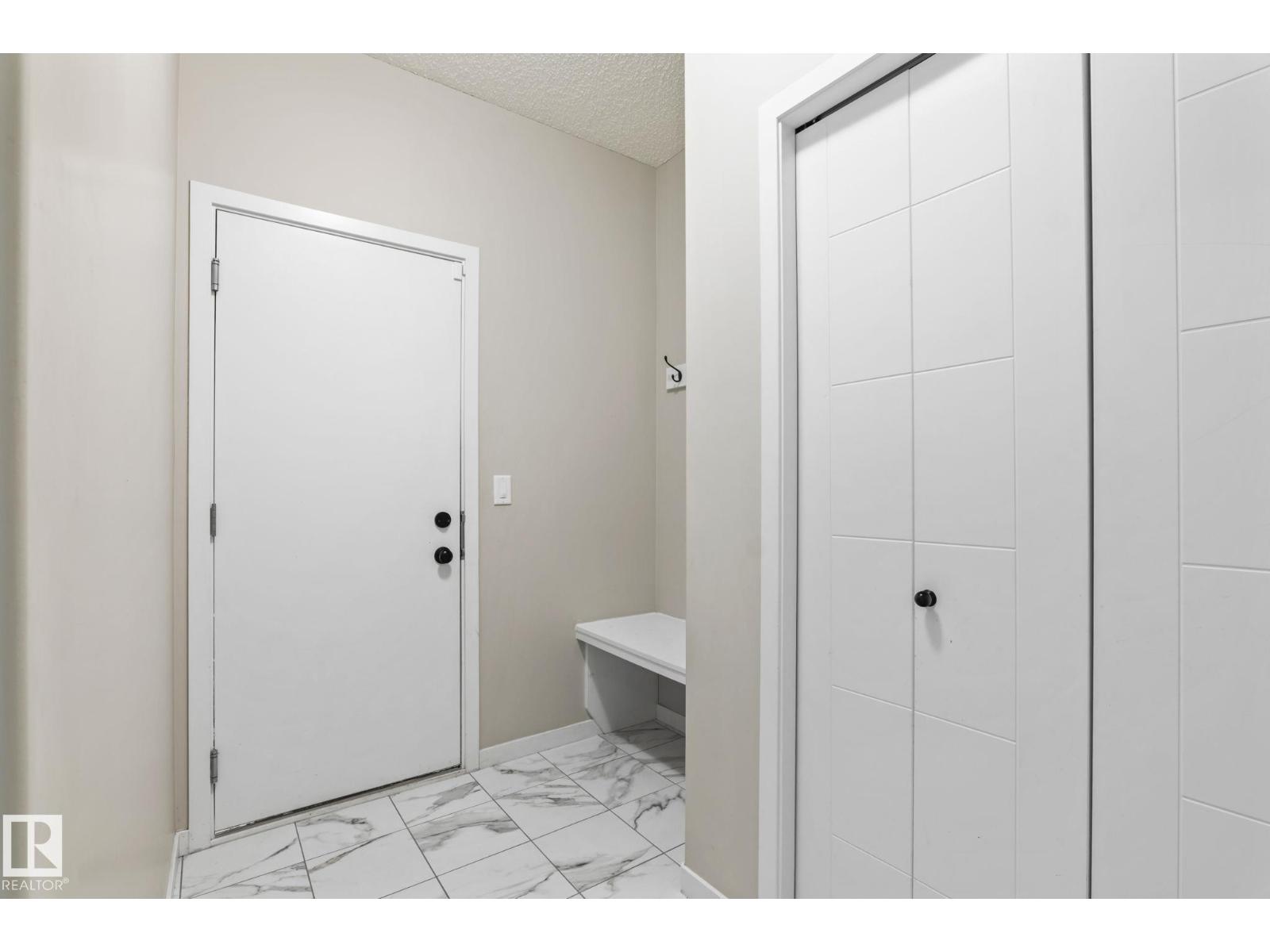 5210 23 ave SW - 15