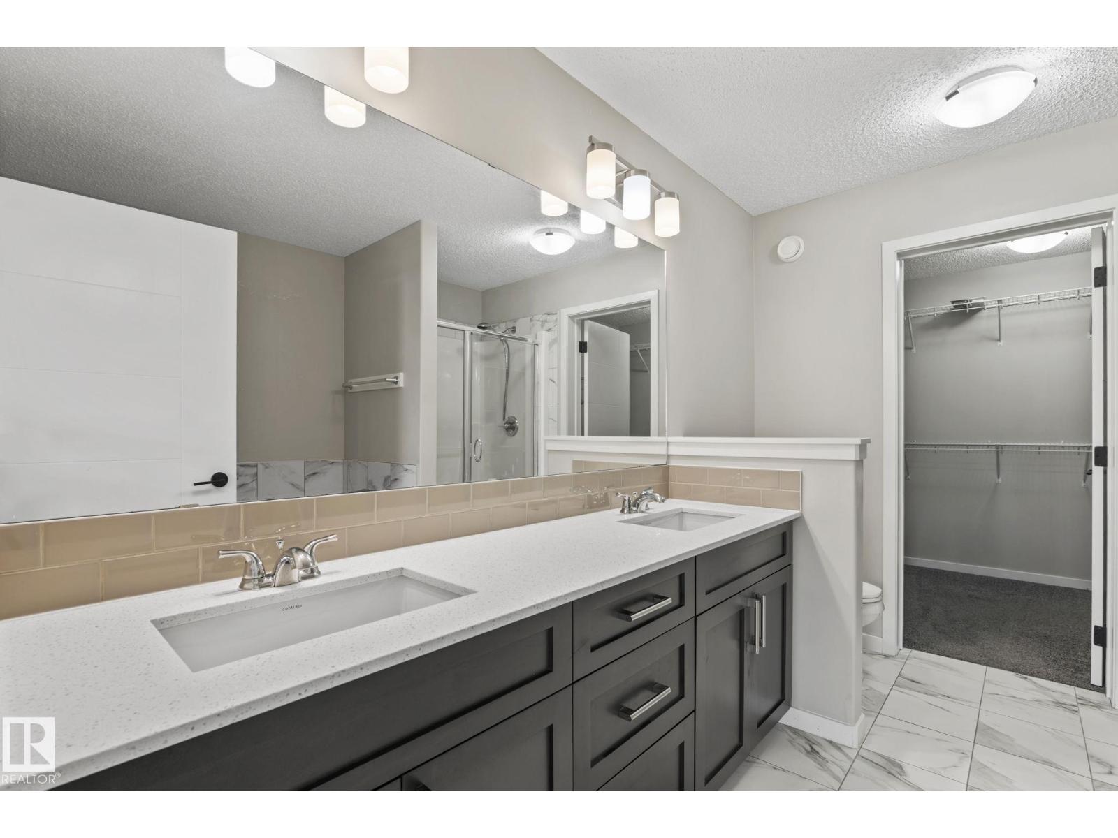 5210 23 ave SW - 18