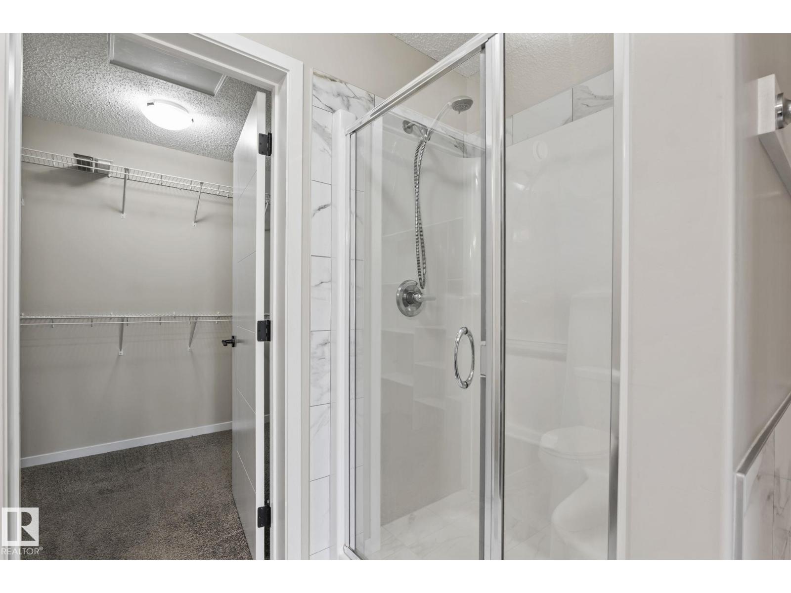 5210 23 ave SW - 19