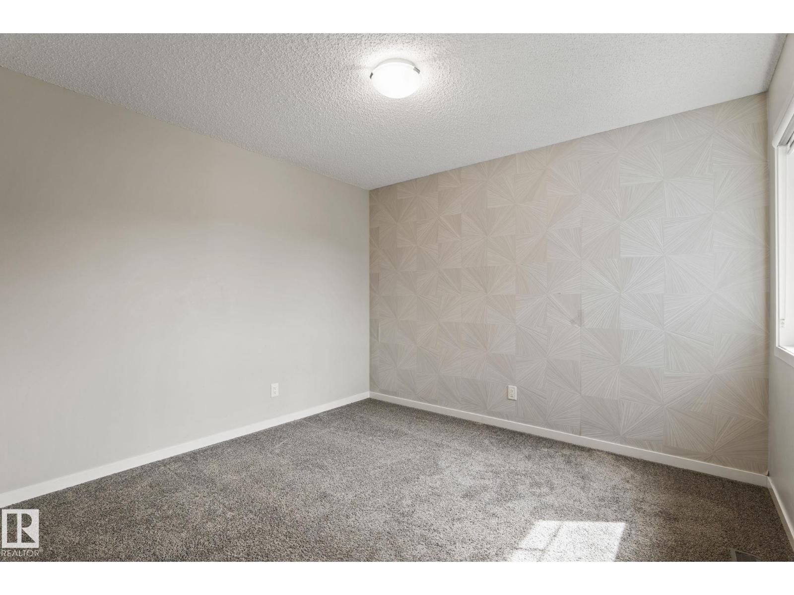 5210 23 ave SW - Image 24