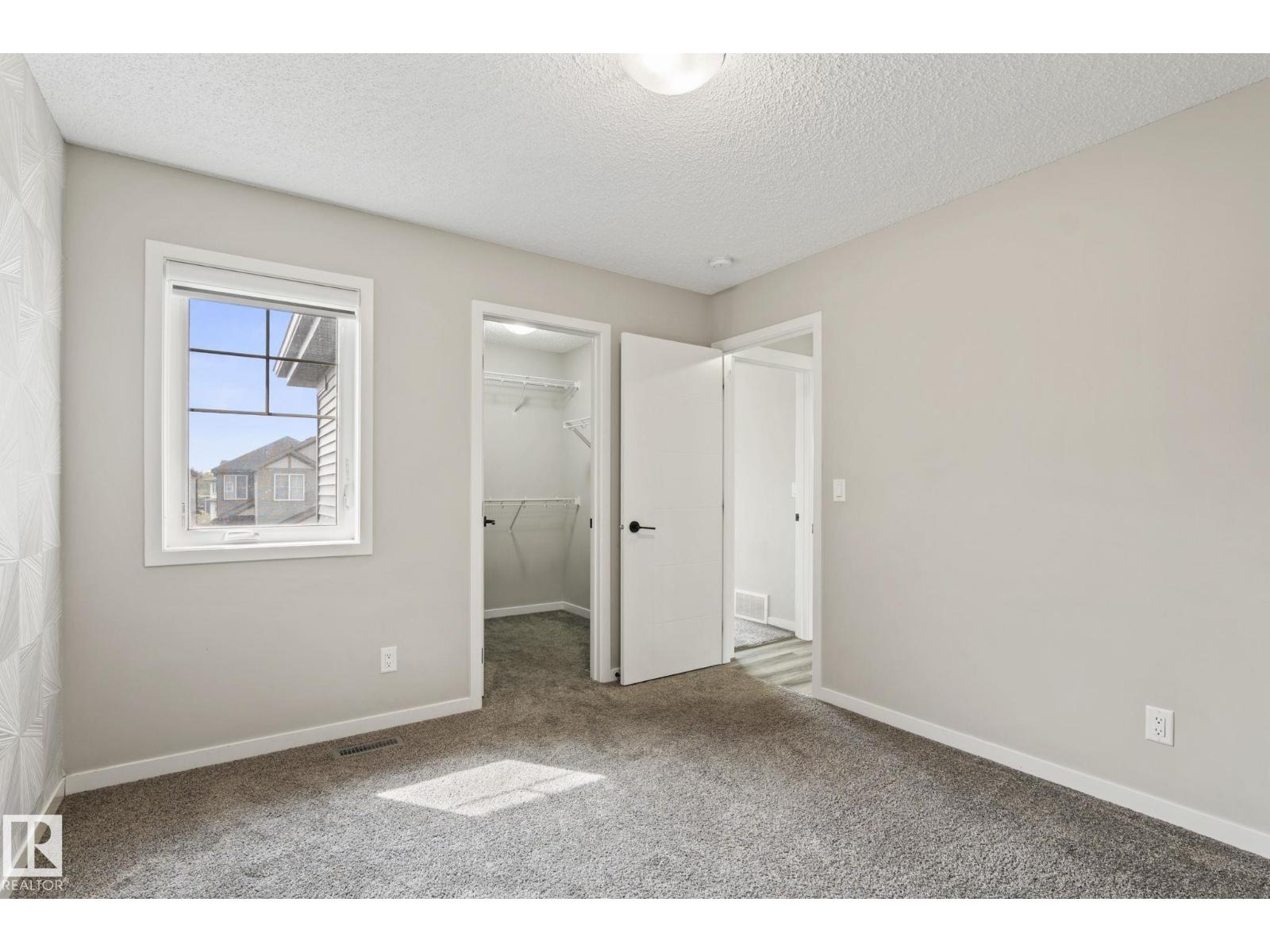 5210 23 ave SW - 25