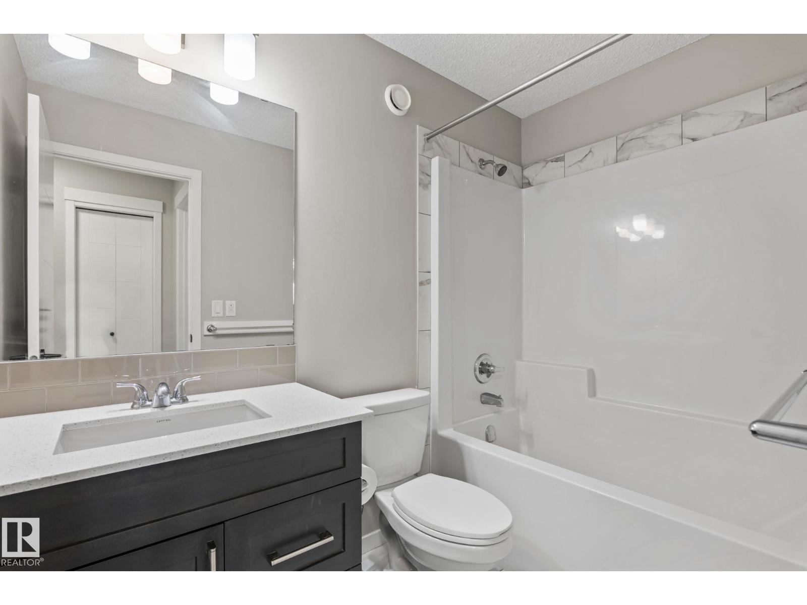 5210 23 ave SW - 27