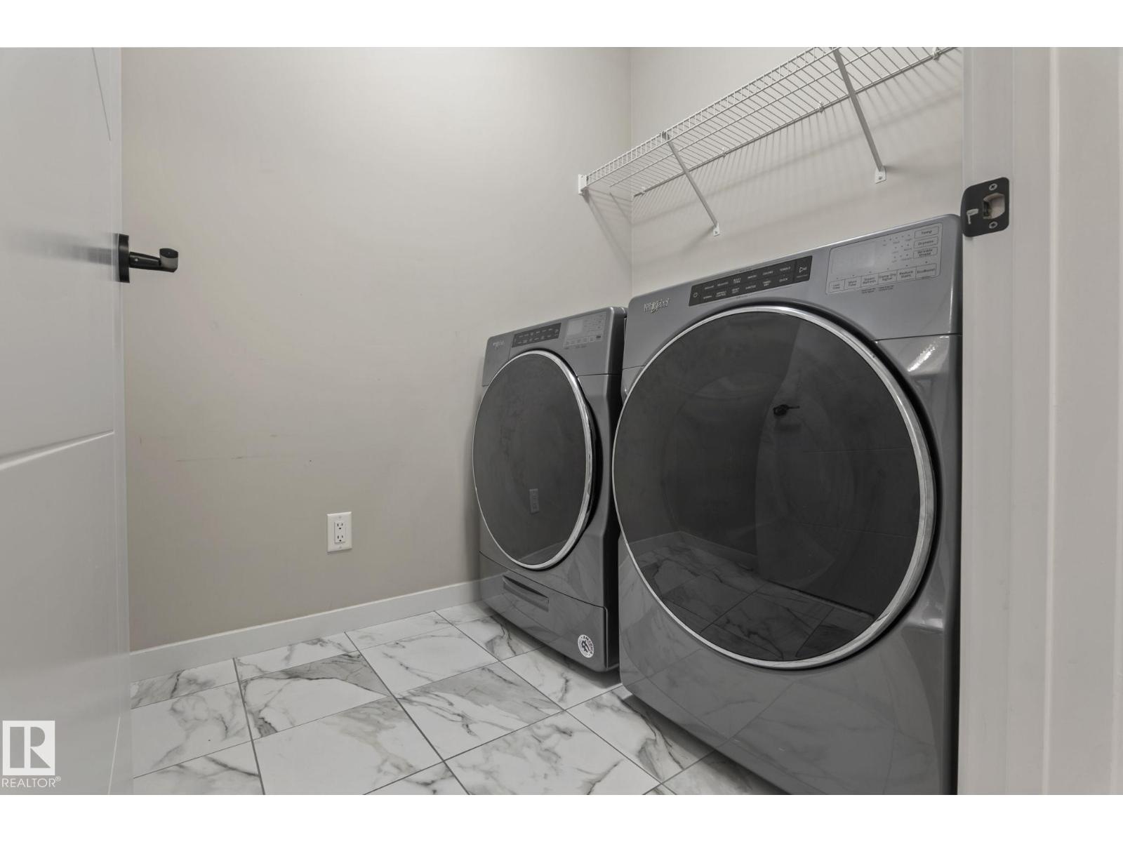 5210 23 ave SW - 28