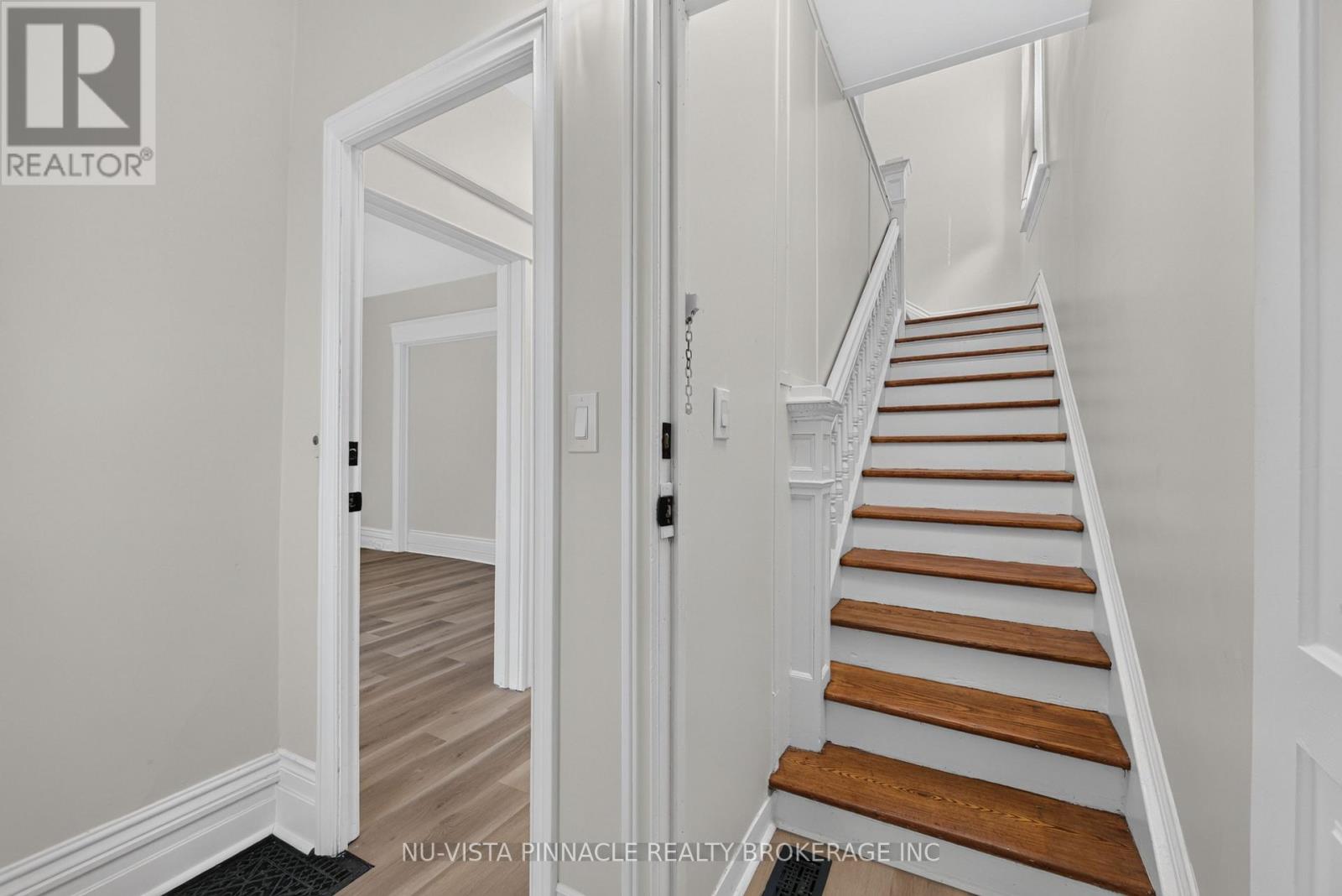 631 PEEL STREET - 26
