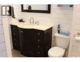 265 Saskatchewan Street, Central Butte, SK S0H0T0 Photo 26