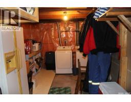 265 Saskatchewan Street, Central Butte, SK S0H0T0 Photo 40