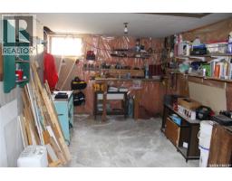 265 Saskatchewan Street, Central Butte, SK S0H0T0 Photo 39