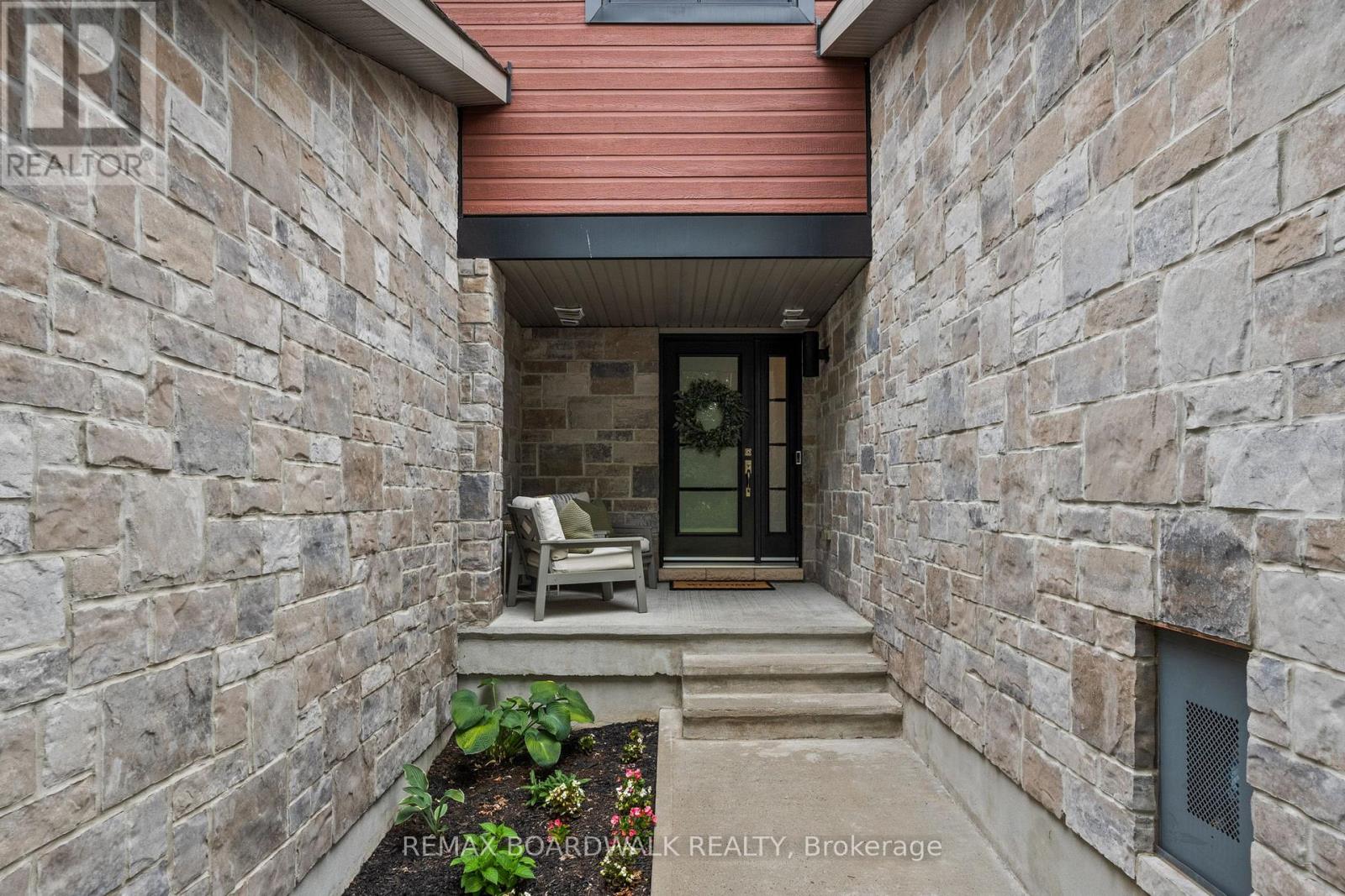 1152 DOCTEUR CORBEIL BOULEVARD - 3