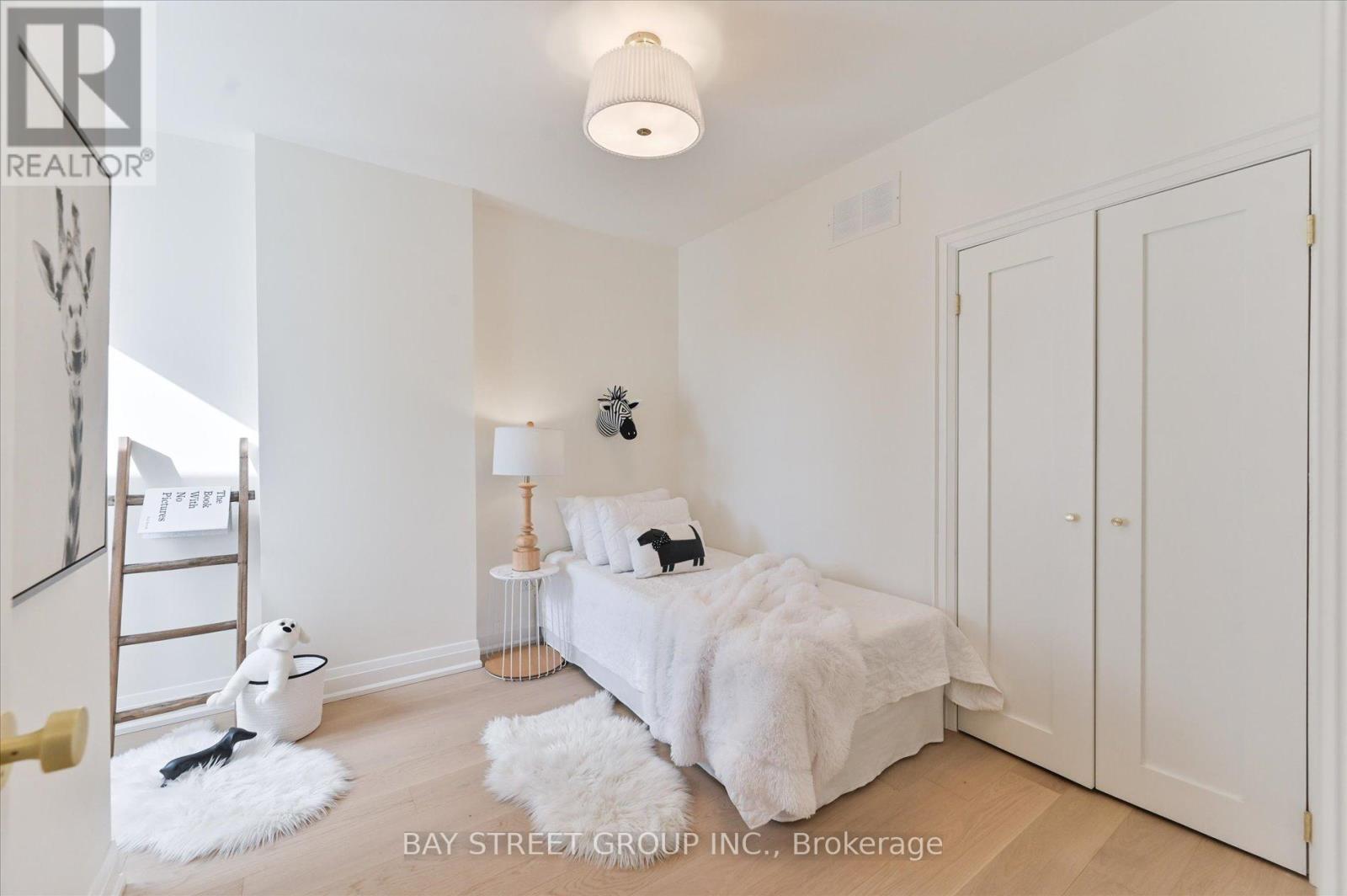 547 EASTERN AVENUE - 23