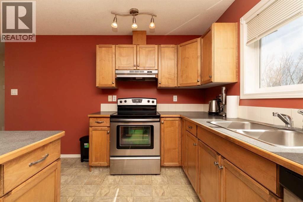#2 101 Silkstone Road W - 9