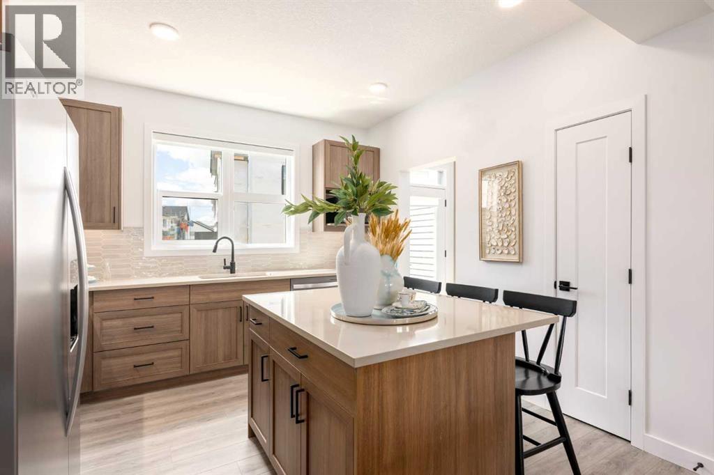 PLEASE NOTE: Photos are of a SHOWHOME of the same model – fit and finish may differ. Interior selections and floorplans shown in photos