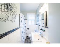 Upper - 35 Laburnham Avenue, Toronto, ON M8W1S6 Photo 7