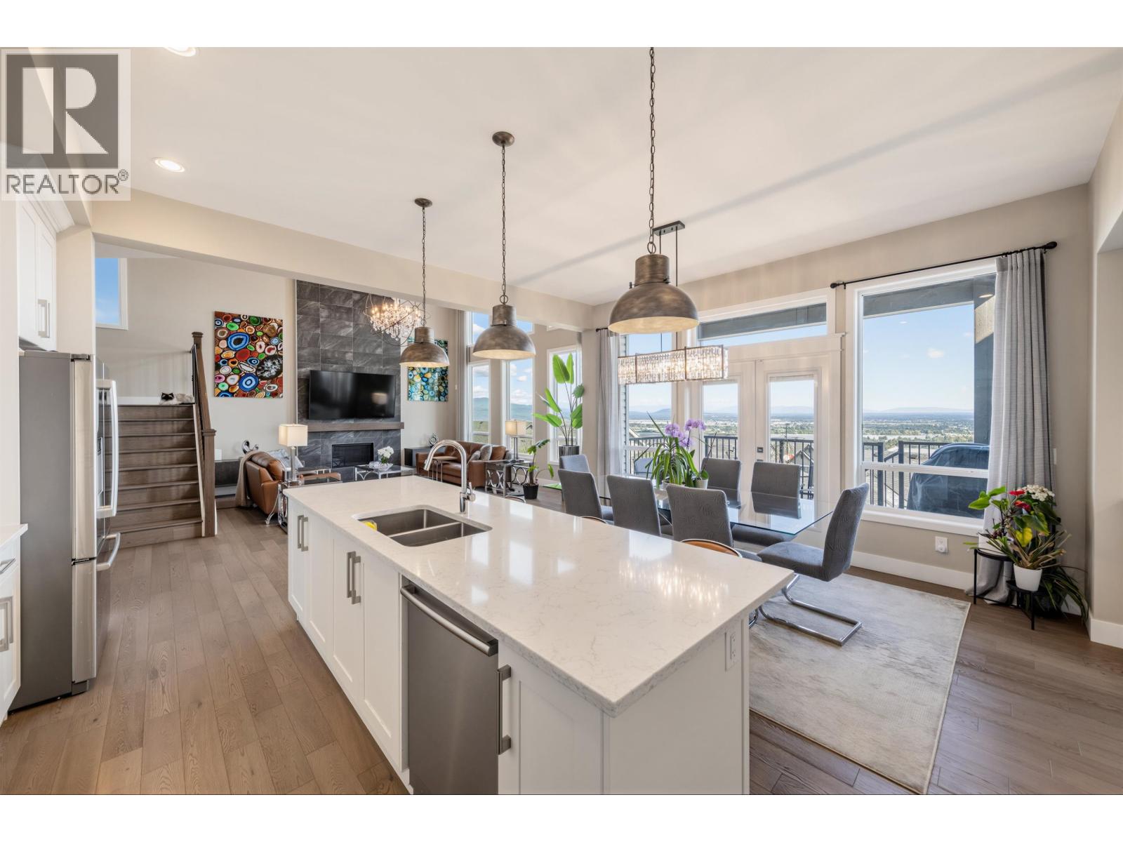 1419 STRAWLINE HILL STREET, Coquitlam