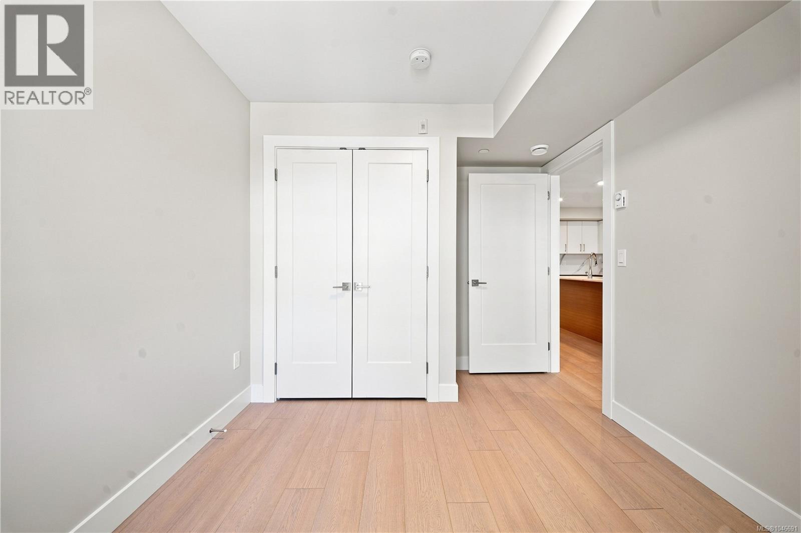 #301 171 Jensen Ave W - 12