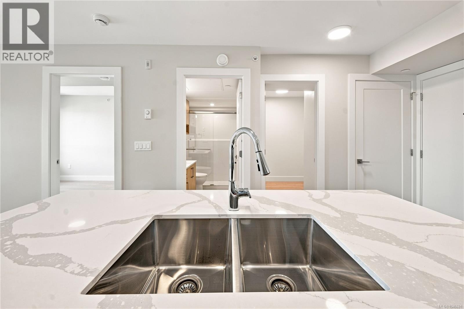 #301 171 Jensen Ave W - Image 4