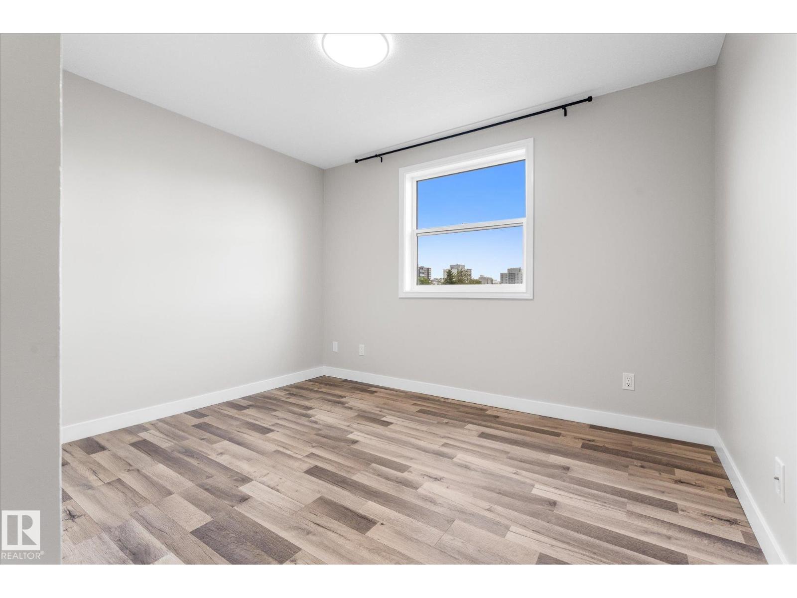 #505 10346 117 ST NW - Image 25