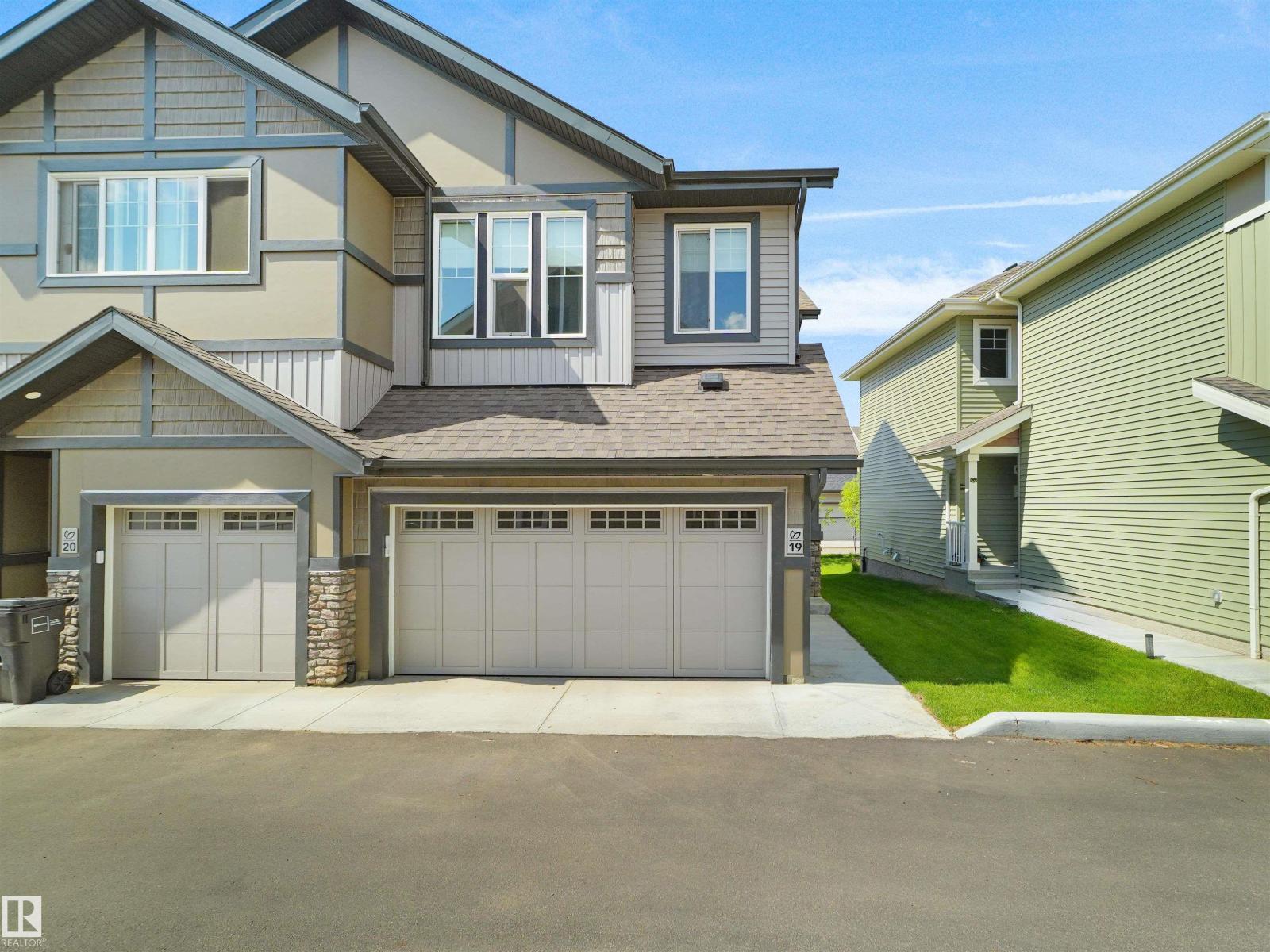 #19 740 DANIELS WY SW - 1