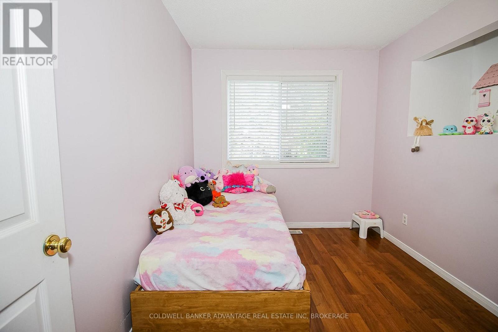 3373 GROVE AVENUE N - 25