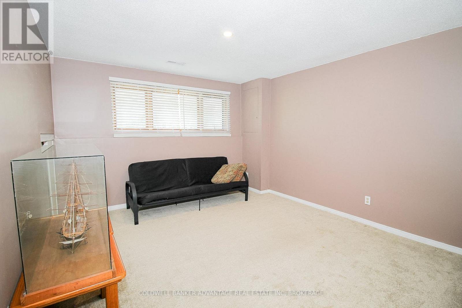 3373 GROVE AVENUE N - Image 32
