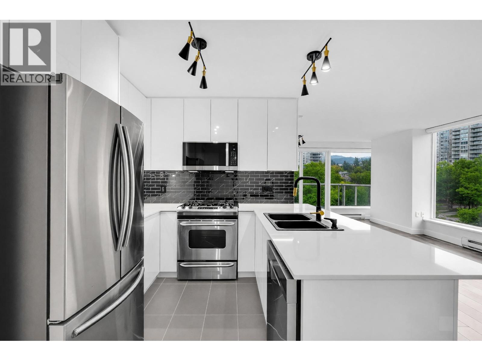 2508 651 NOOTKA WAY, Port Moody