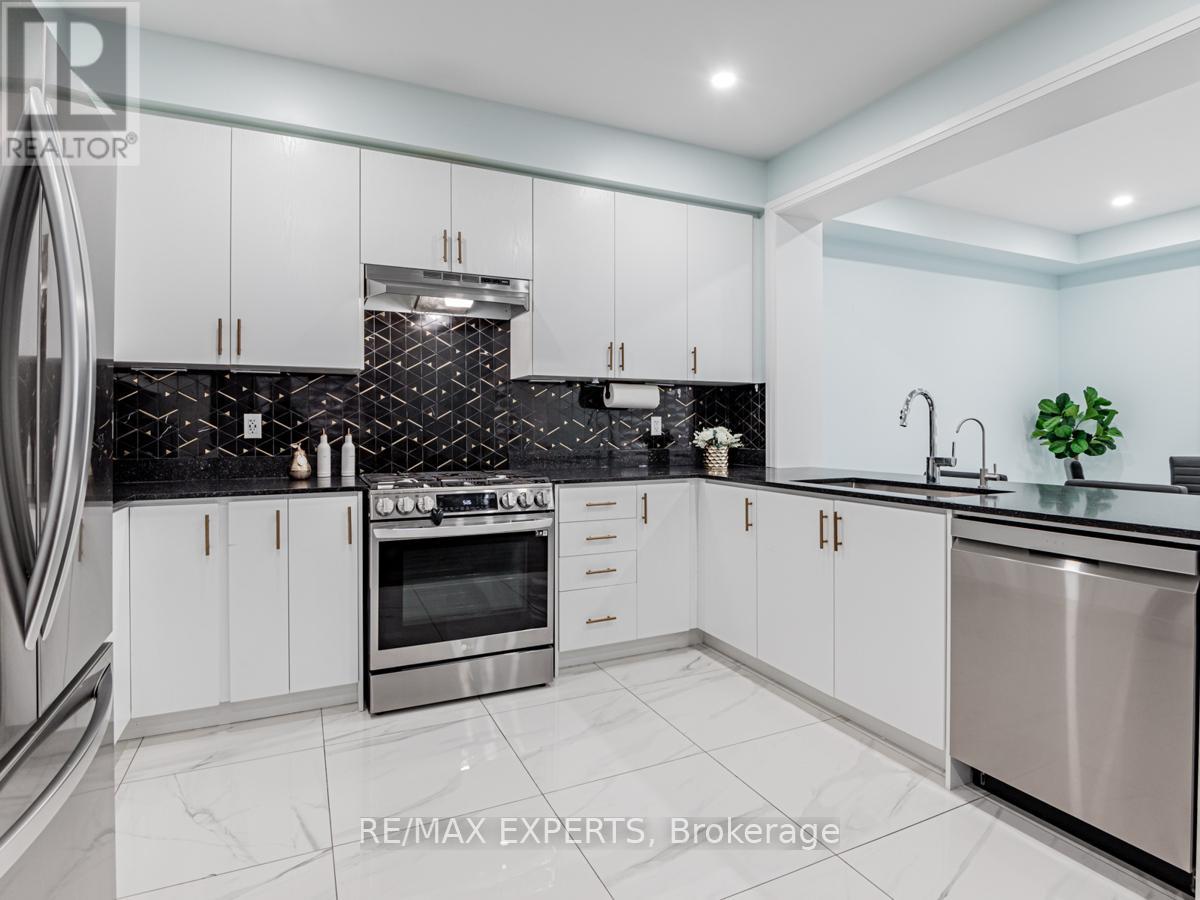 12 FERRAGINE CRESCENT - 11