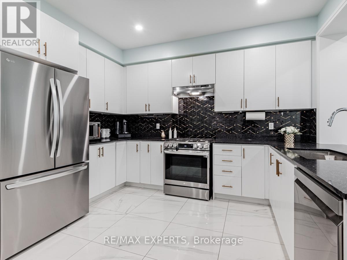 12 FERRAGINE CRESCENT - 12