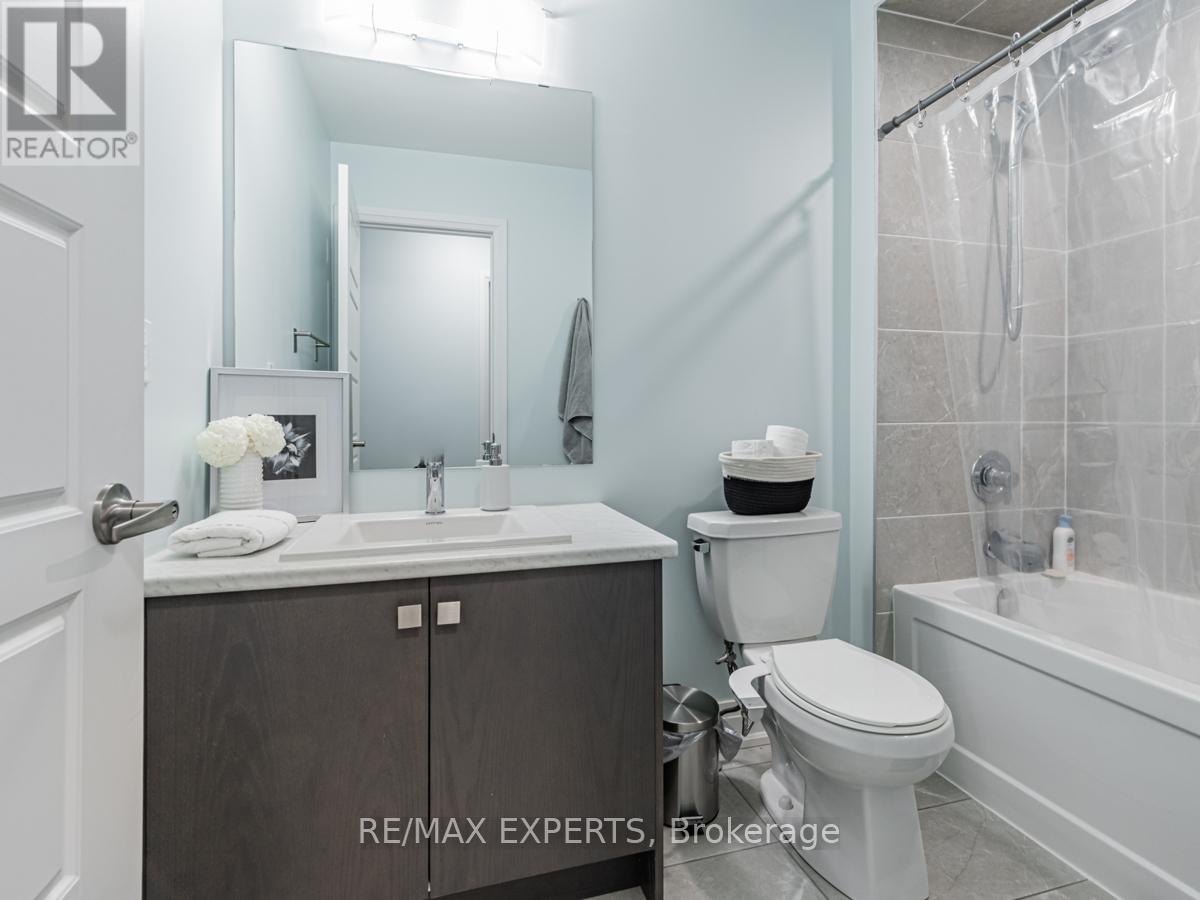 12 FERRAGINE CRESCENT - 25