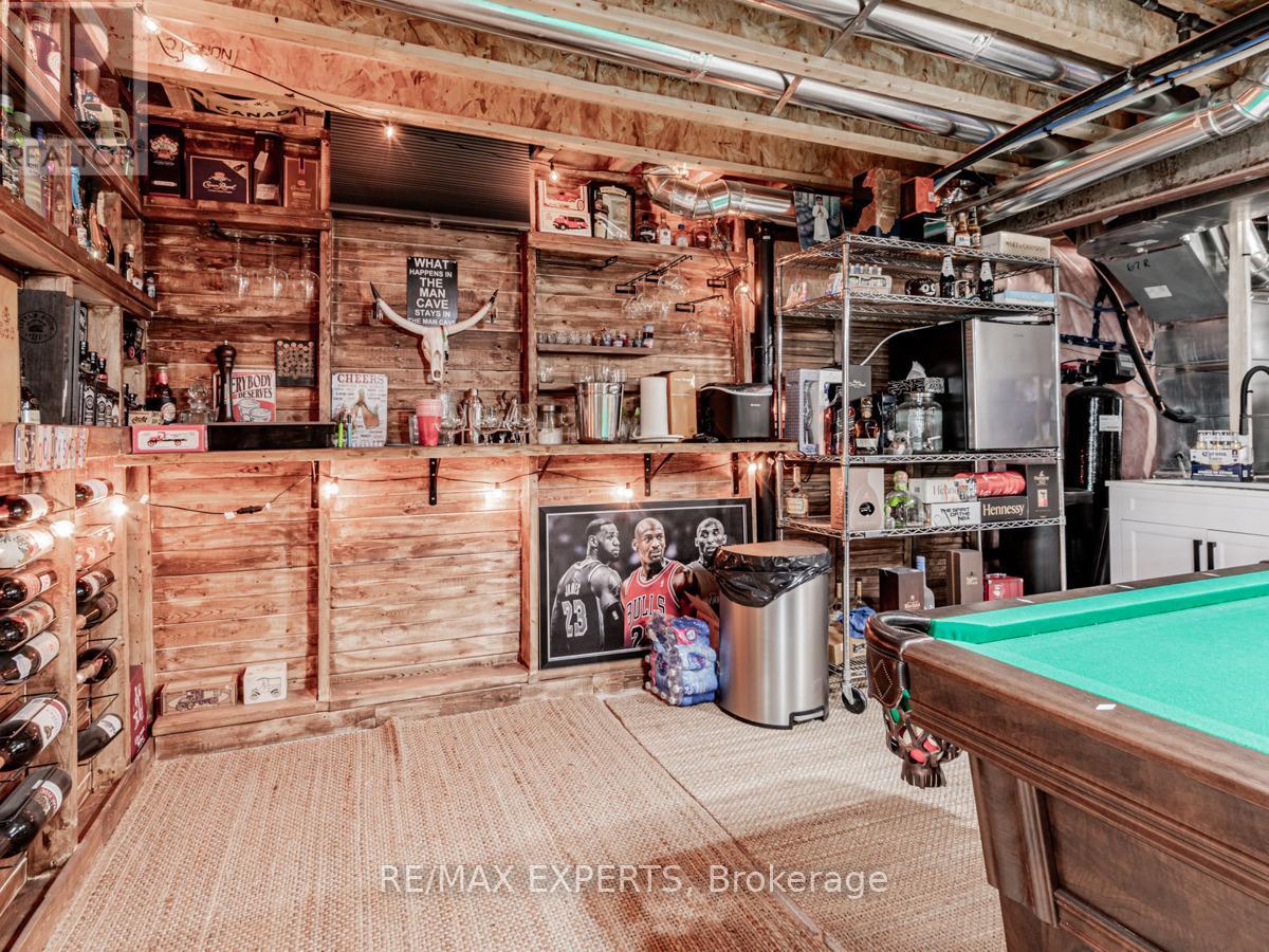 12 FERRAGINE CRESCENT - 29