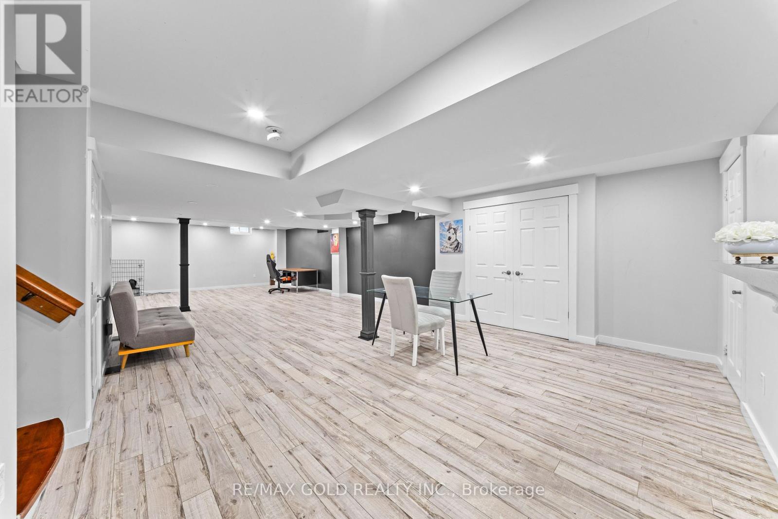 31 FONTAINEBLEU ROAD - 27
