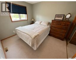 Family room - Mcdonald Acreage, Weyburn Rm No  67, SK S4H0A0 Photo 16