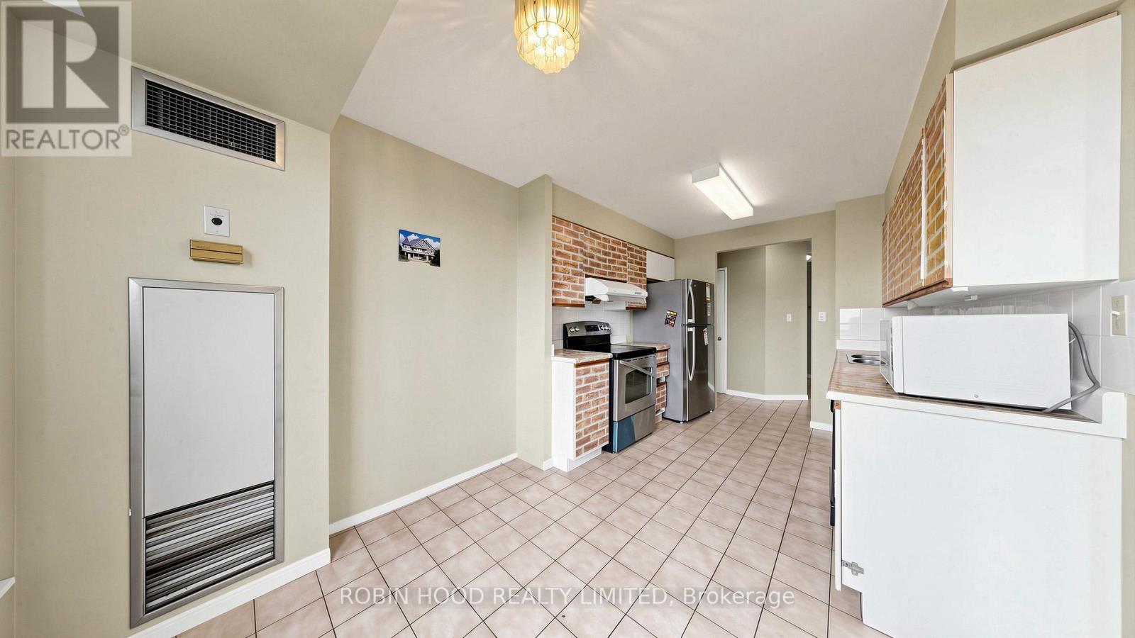 #603 400 MCLEVIN AVENUE - 9