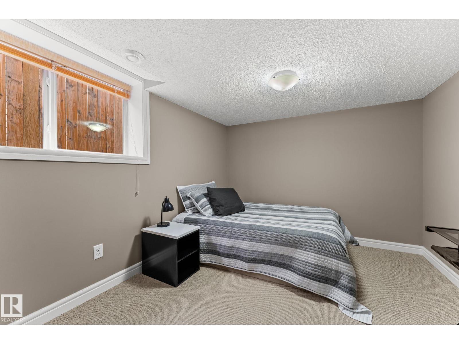 17027 121 Street NW - Photo 31