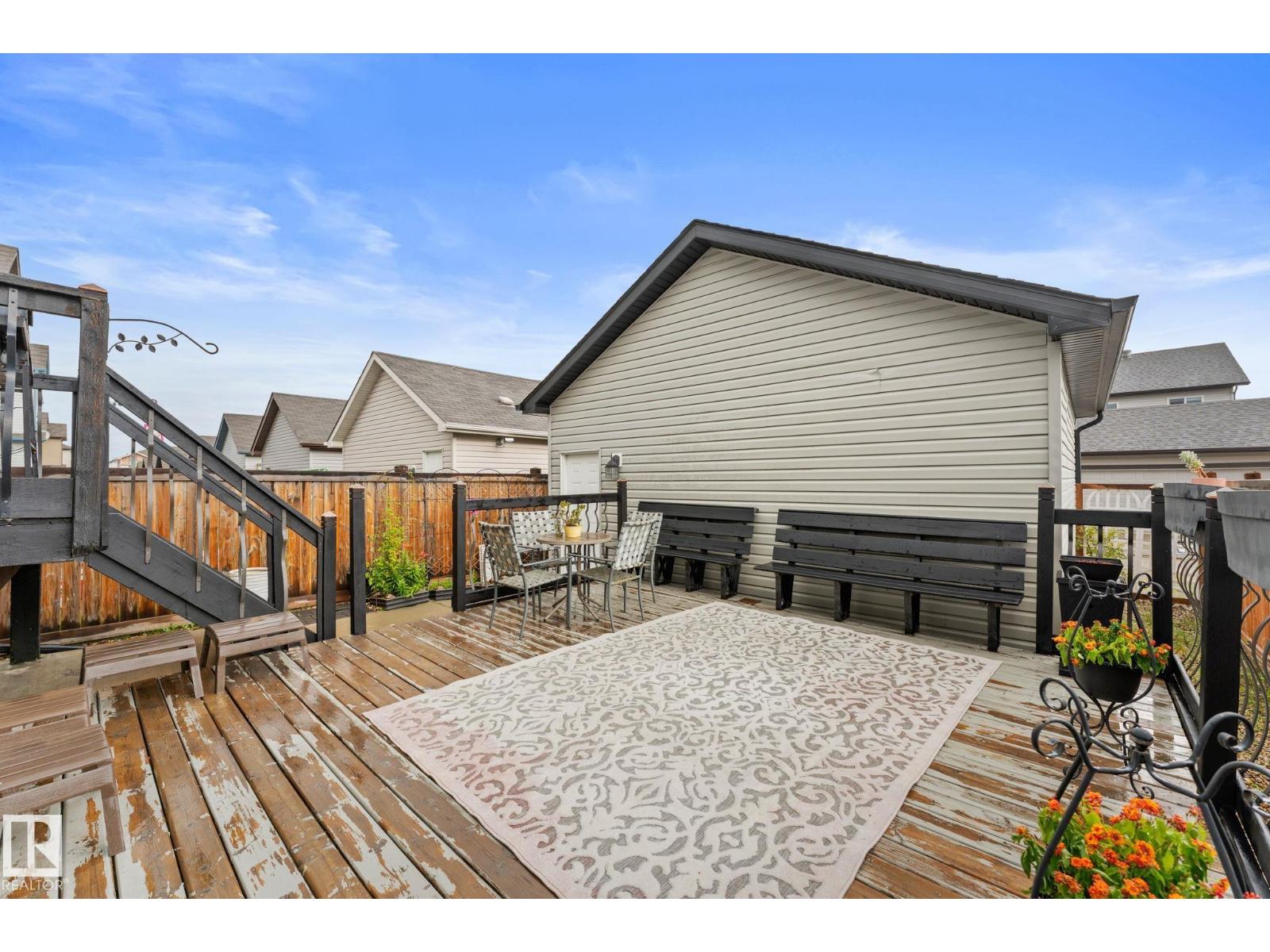 17027 121 Street NW - Photo 35