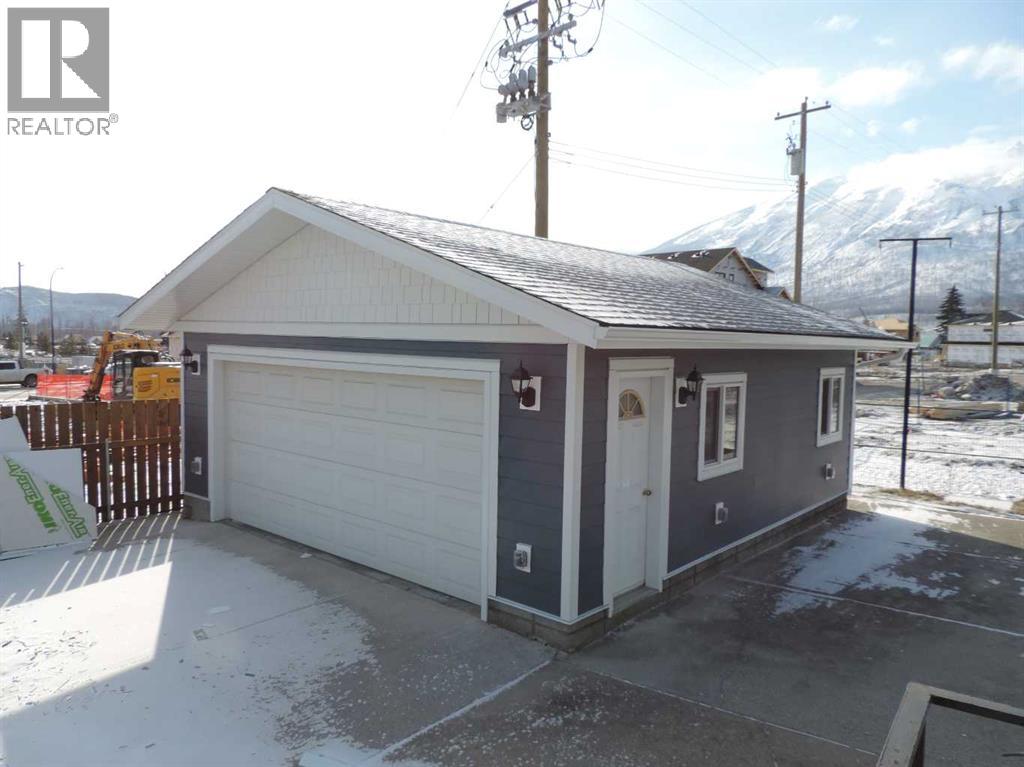 701 GEIKIE Street, Jasper — photo 3