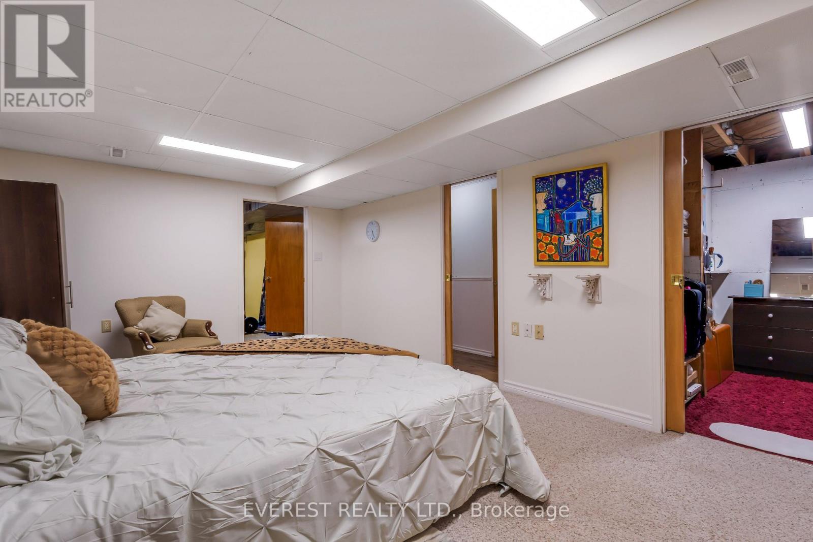 27 LAVINA CRESCENT - 39
