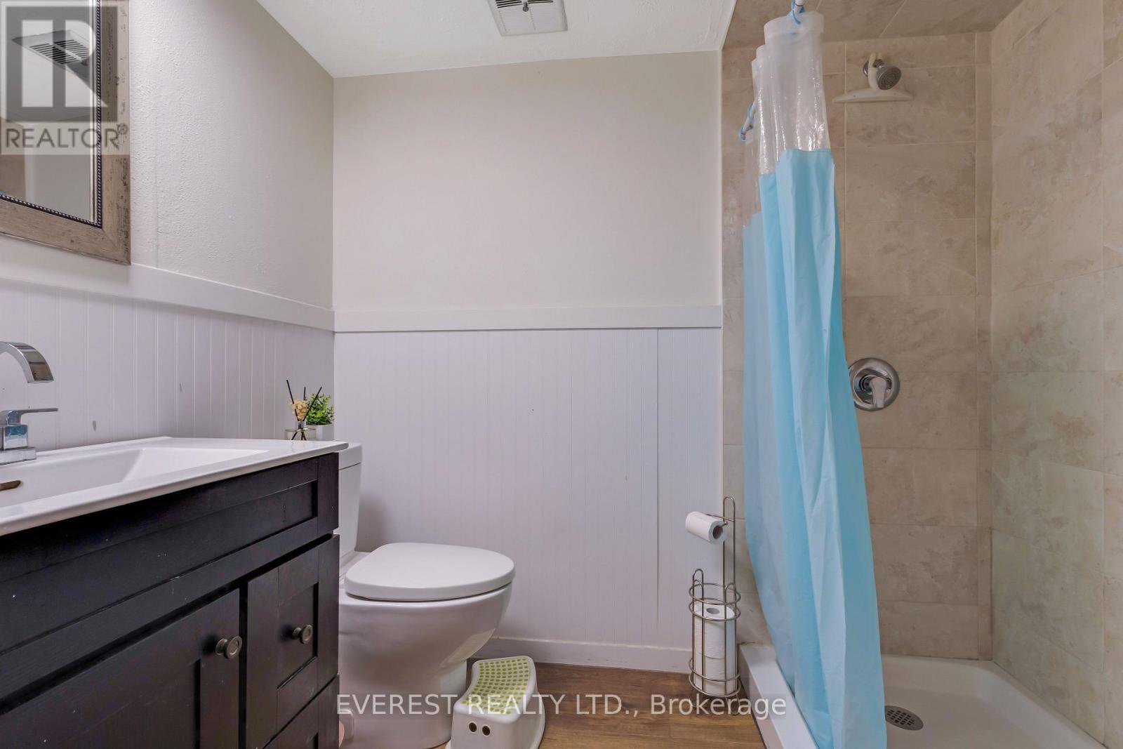 27 LAVINA CRESCENT - 40