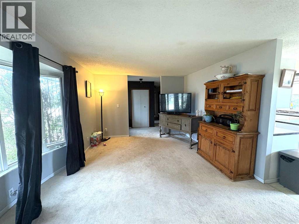 5602 47 Avenue W - 13