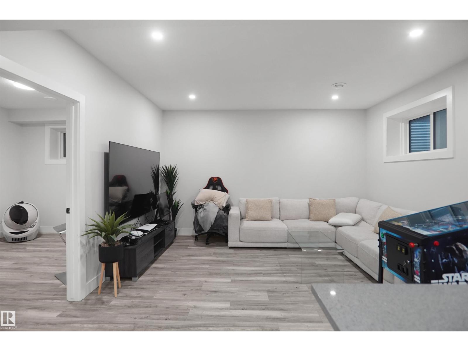 17252 71 ST NW - 44