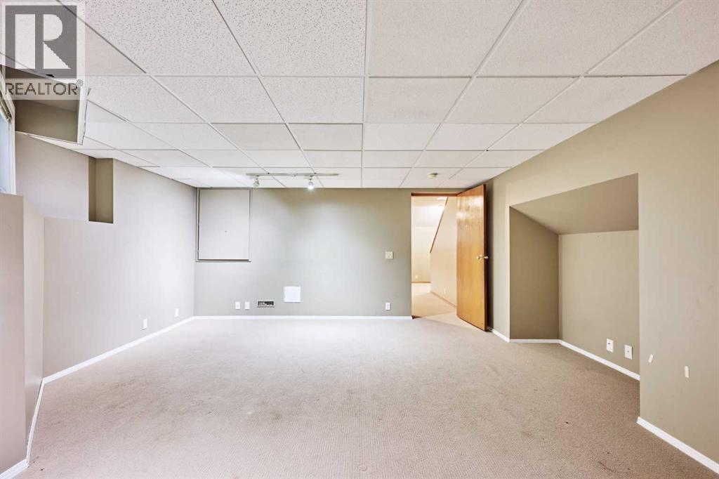7 Suncastle Crescent SE - 47
