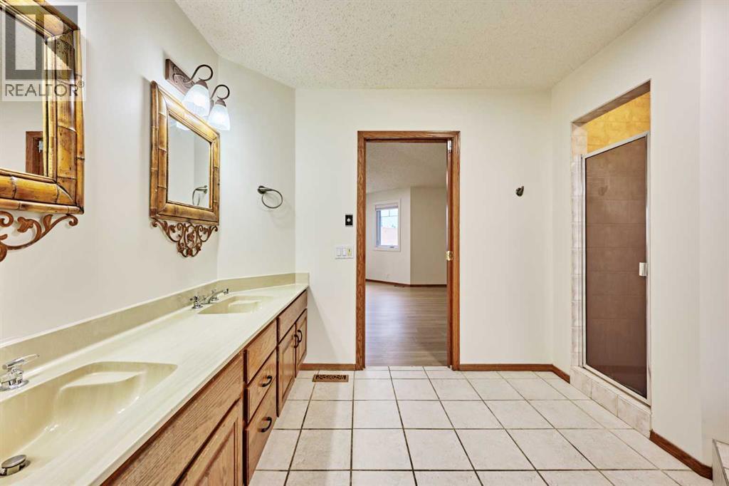 7 Suncastle Crescent SE - 37