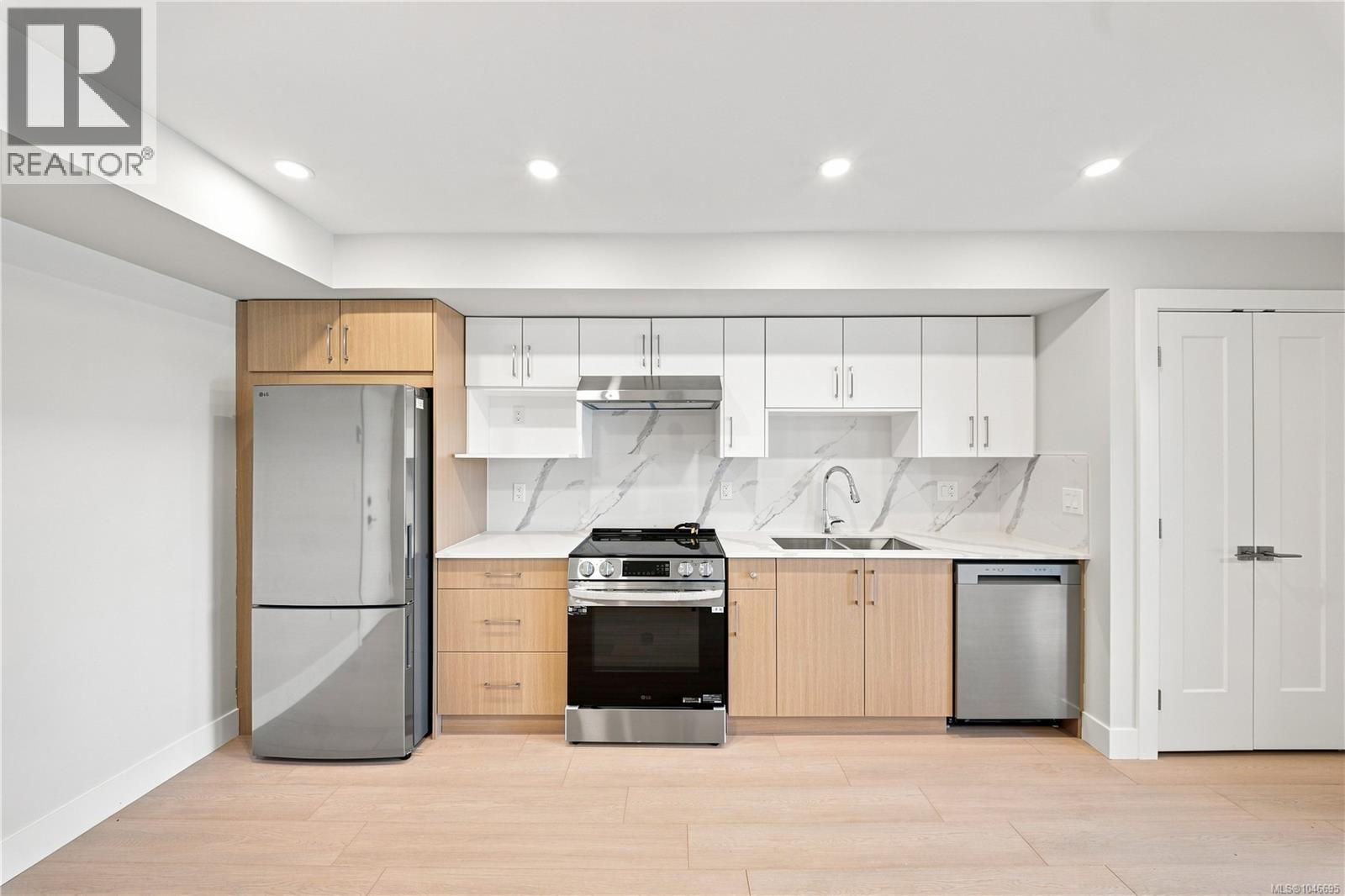#207 171 Jensen Ave W - 2