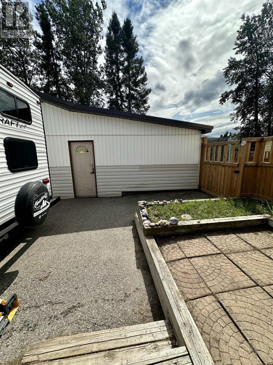 109 Clarke AVE - 27