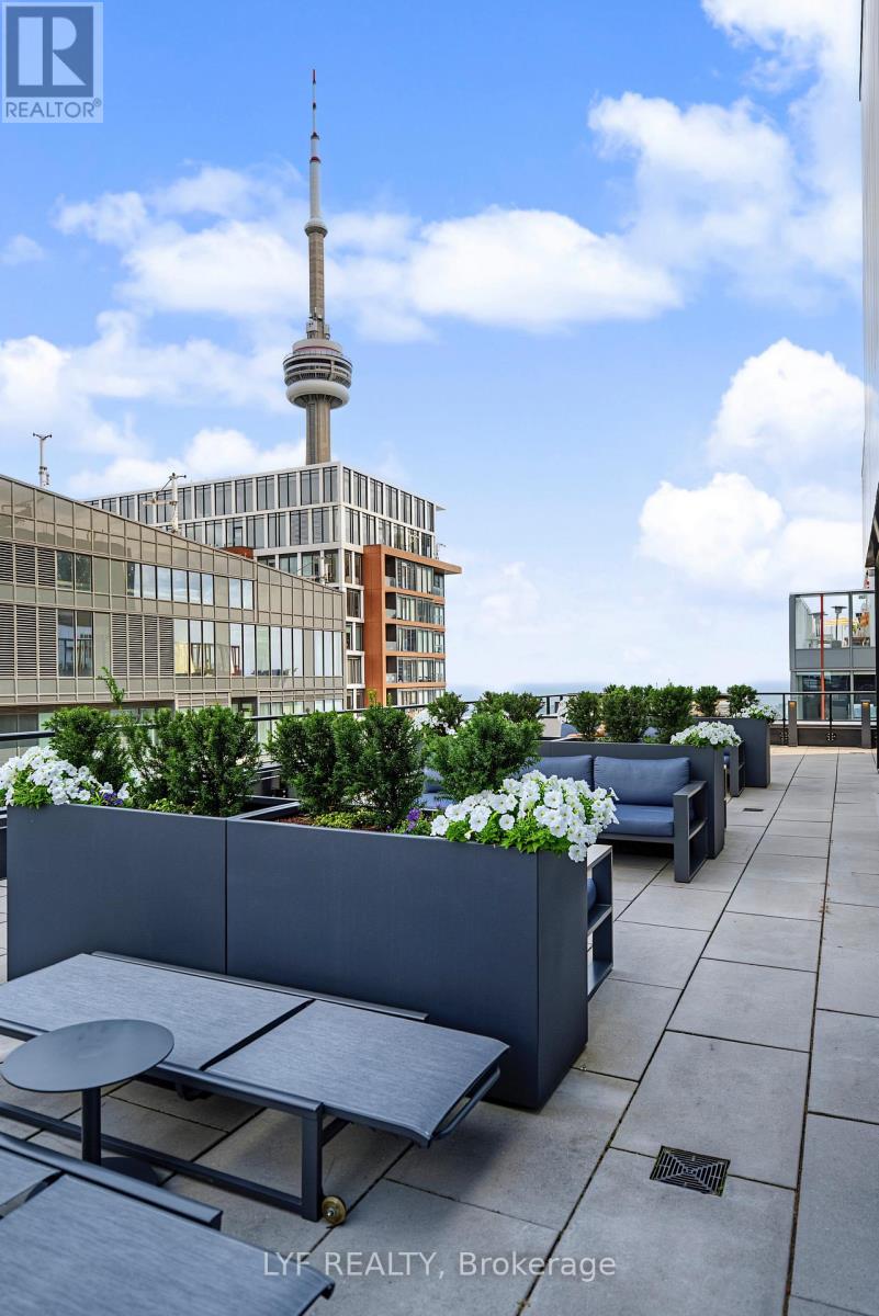 #2403 357 KING STREET W - 39