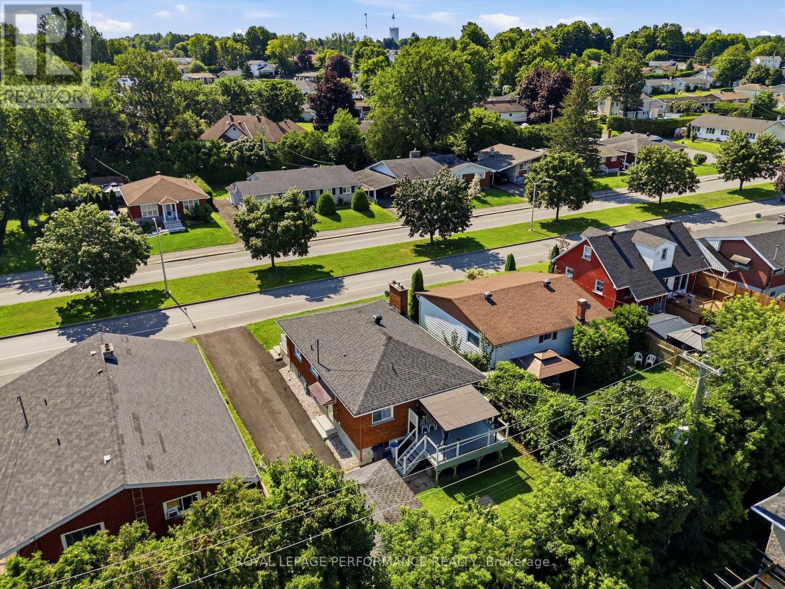 716 CARTIER BOULEVARD - Image 34