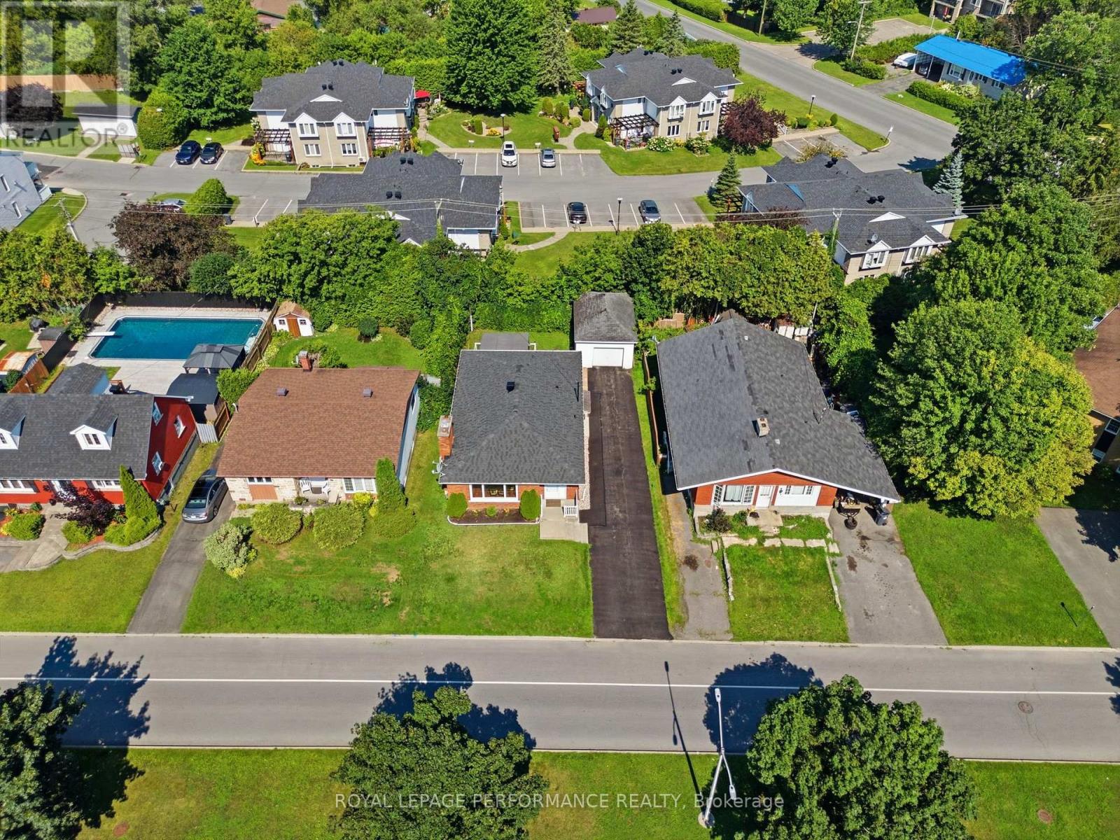 716 CARTIER BOULEVARD - Image 36